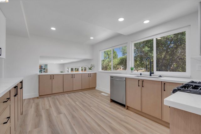 1709 Yellowstone Dr, Antioch, CA 94509