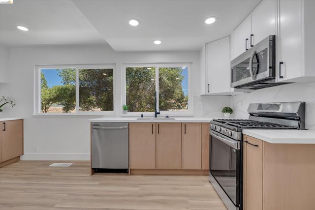 1709 Yellowstone Dr, Antioch, CA 94509