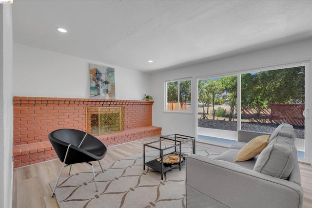 1709 Yellowstone Dr, Antioch, CA 94509