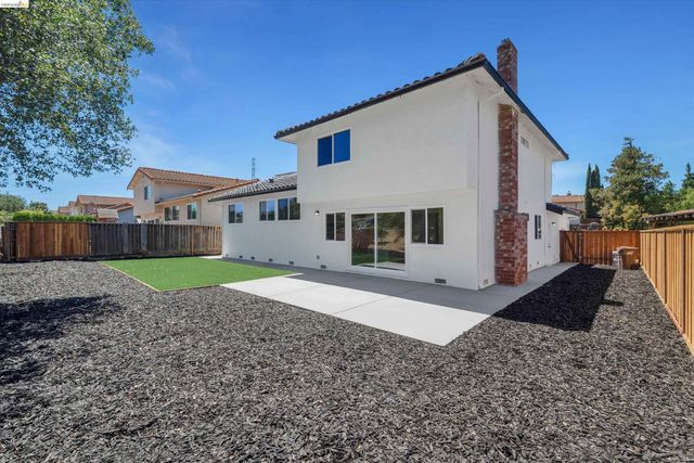 1709 Yellowstone Dr, Antioch, CA 94509