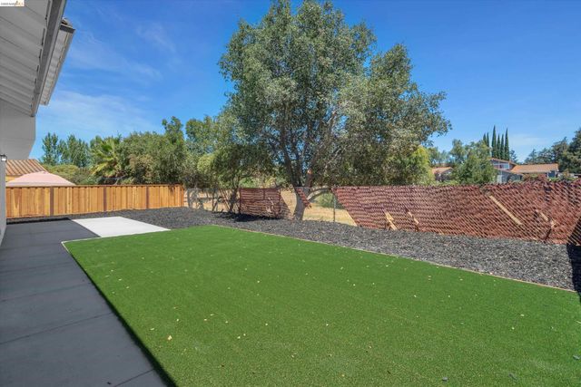 1709 Yellowstone Dr, Antioch, CA 94509