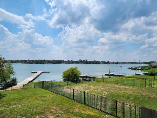 1439 Friendship Trail, Seabrook, TX 77586