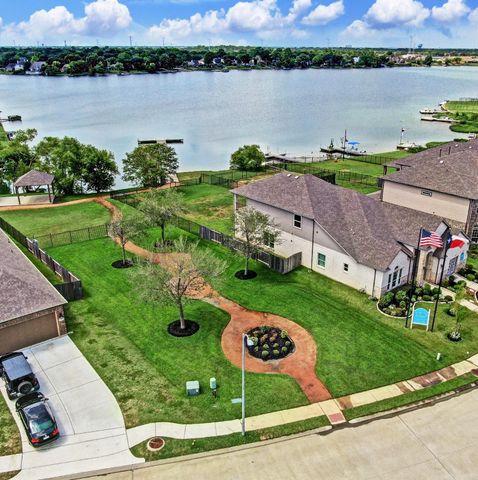 1439 Friendship Trail, Seabrook, TX 77586