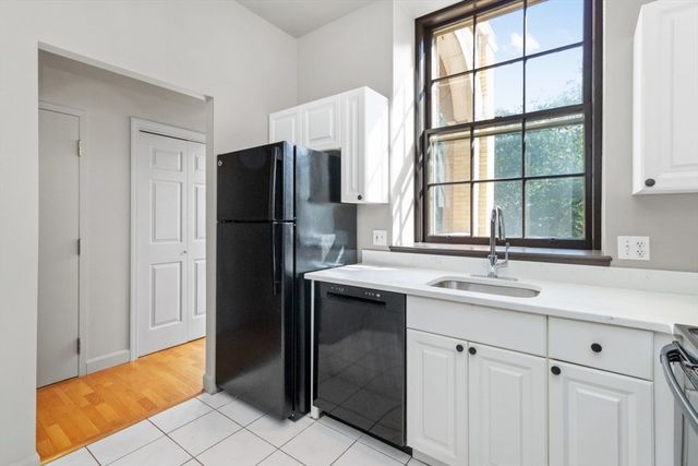 60 W Glen Rd 101, Brookline, MA 02445