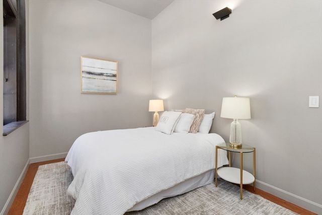 60 W Glen Rd 101, Brookline, MA 02445