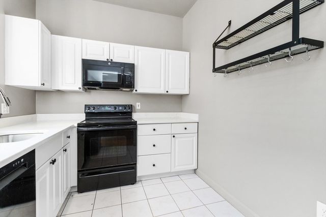 60 W Glen Rd 101, Brookline, MA 02445