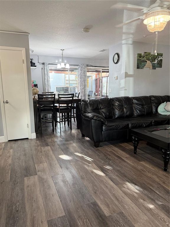 Image 16 of property listing at 6313 WILLOW OAK LANE, Orlando, FL 32809