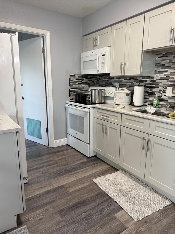 Image 22 of property listing at 6313 WILLOW OAK LANE, Orlando, FL 32809