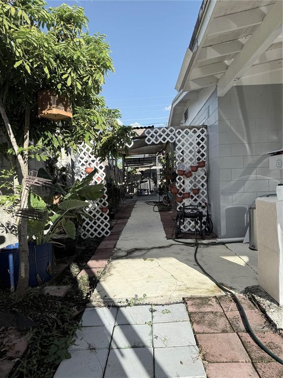 Image 37 of property listing at 6313 WILLOW OAK LANE, Orlando, FL 32809