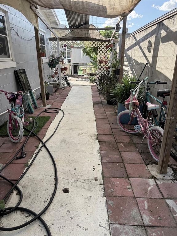 Image 39 of property listing at 6313 WILLOW OAK LANE, Orlando, FL 32809