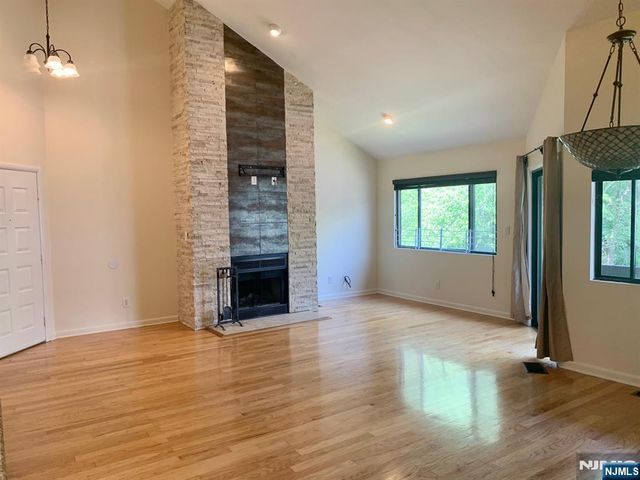 246 Mulberry Road 246, Ramsey, NJ 07446