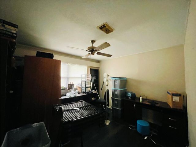 1747 W 10th Street, Freeport, TX 77541