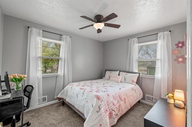 6815 E 99th Terrace, Kansas City, MO 64134