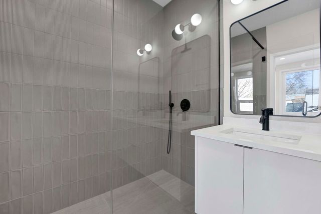 944 Beloit Avenue 2, Forest Park, IL 60130