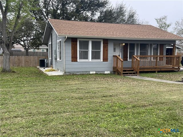 105 E Huebinger Street, Marion, TX 78124