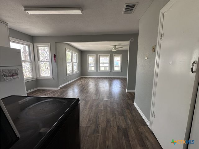 105 E Huebinger Street, Marion, TX 78124