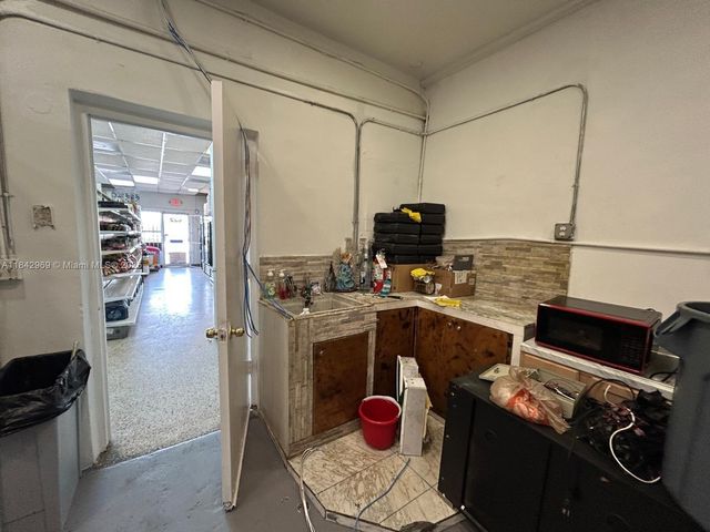 622 E 9th Street, Hialeah, FL 33010