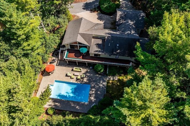 72 Walton Heath Way, Mashpee, MA 02649