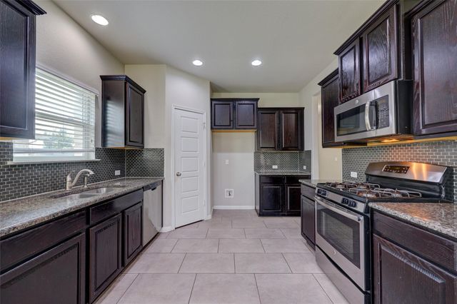 126 Screech Owl DR, Kyle, TX 78640