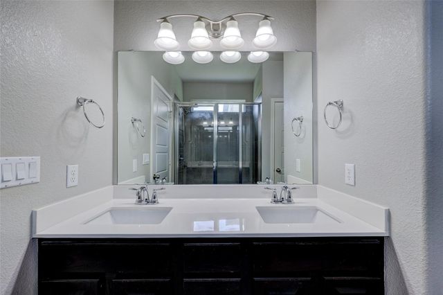 126 Screech Owl DR, Kyle, TX 78640