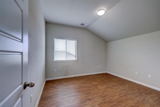 126 Screech Owl DR, Kyle, TX 78640