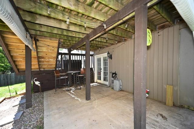8505 N Mcdonald Avenue, Kansas City, MO 64153