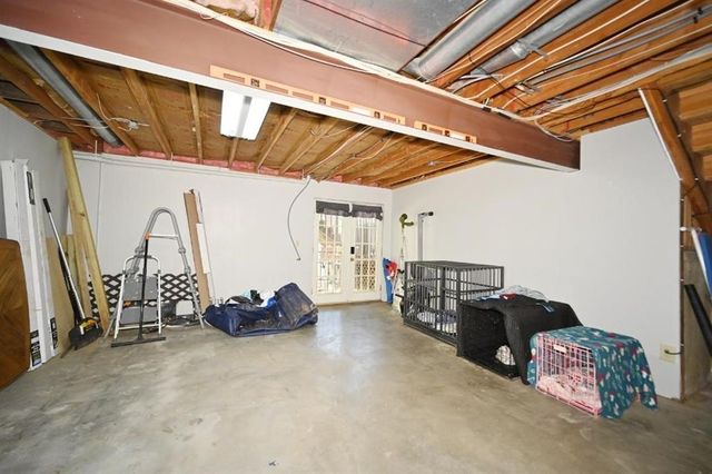 8505 N Mcdonald Avenue, Kansas City, MO 64153