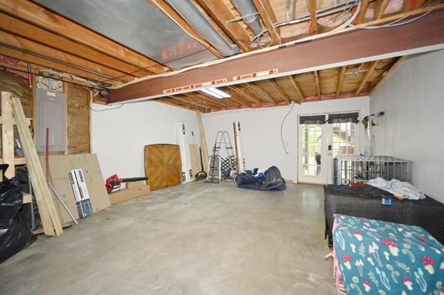 8505 N Mcdonald Avenue, Kansas City, MO 64153