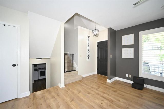 8505 N Mcdonald Avenue, Kansas City, MO 64153