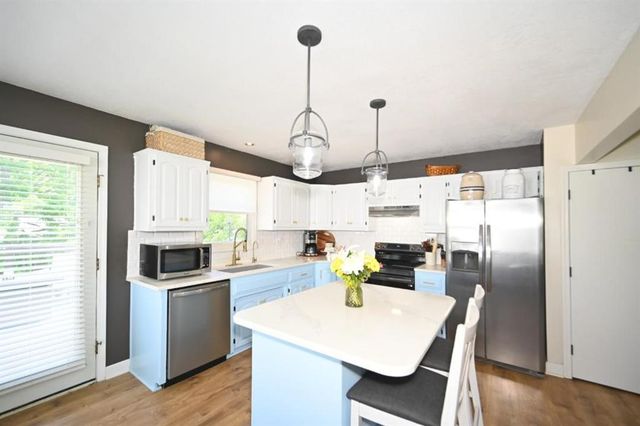 8505 N Mcdonald Avenue, Kansas City, MO 64153