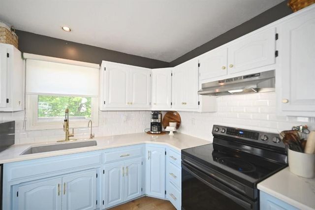 8505 N Mcdonald Avenue, Kansas City, MO 64153