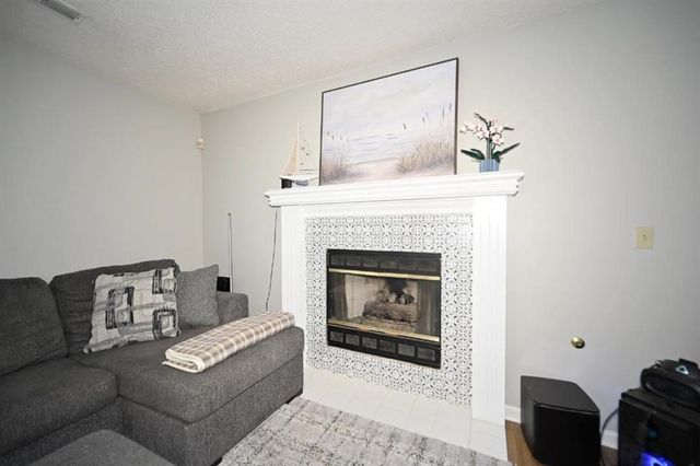 8505 N Mcdonald Avenue, Kansas City, MO 64153