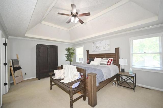 8505 N Mcdonald Avenue, Kansas City, MO 64153