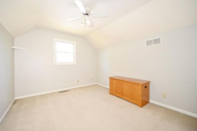 8505 N Mcdonald Avenue, Kansas City, MO 64153