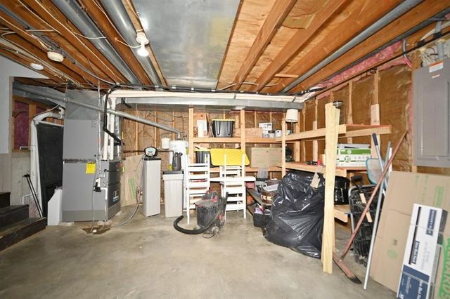 8505 N Mcdonald Avenue, Kansas City, MO 64153