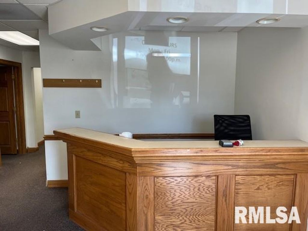 1950 DODGE Road 109, Cedar Rapids, IA 52402 — photo 2
