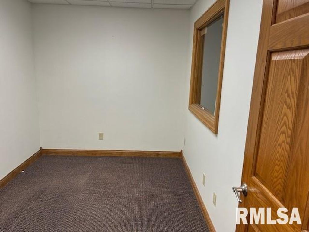 1950 DODGE Road 109, Cedar Rapids, IA 52402 — photo 4