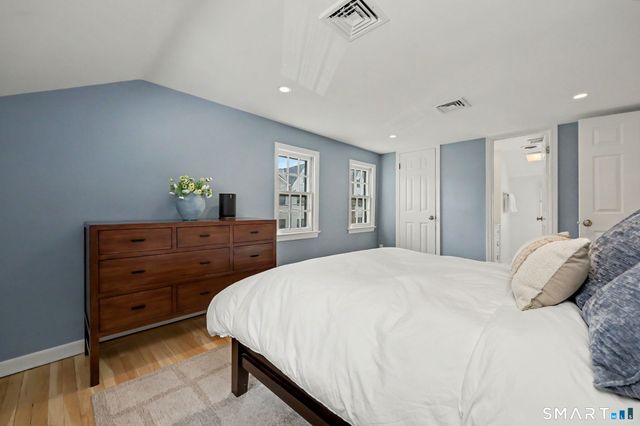 140 East Avenue 140, New Canaan, CT 06840