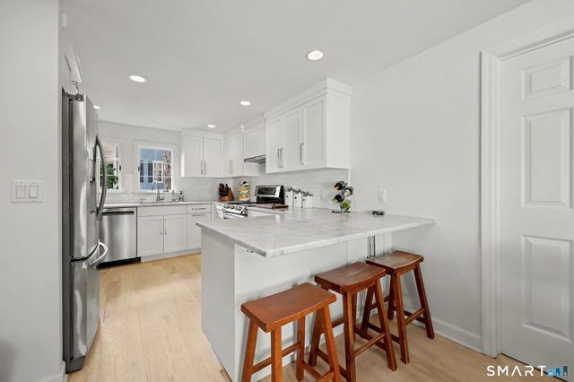 140 East Avenue 140, New Canaan, CT 06840
