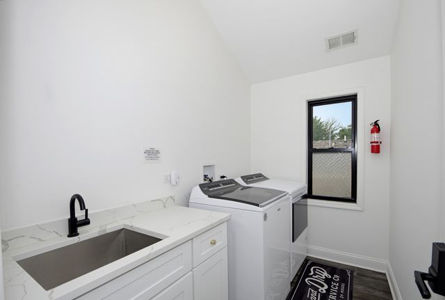 2514 Harvey Avenue, Berwyn, IL 60402