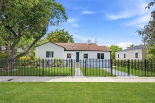 4122 NW 11th Pl, Miami, FL 33127