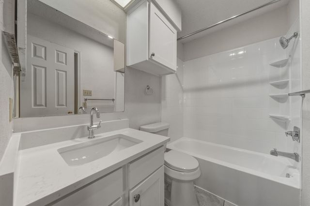 3111 Tom Green ST 306, Austin, TX 78705