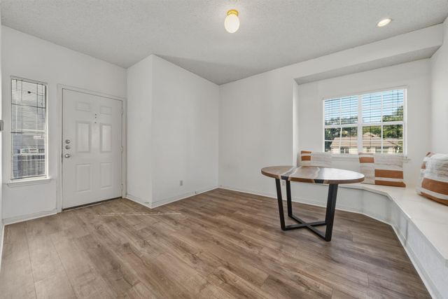 3111 Tom Green ST 306, Austin, TX 78705
