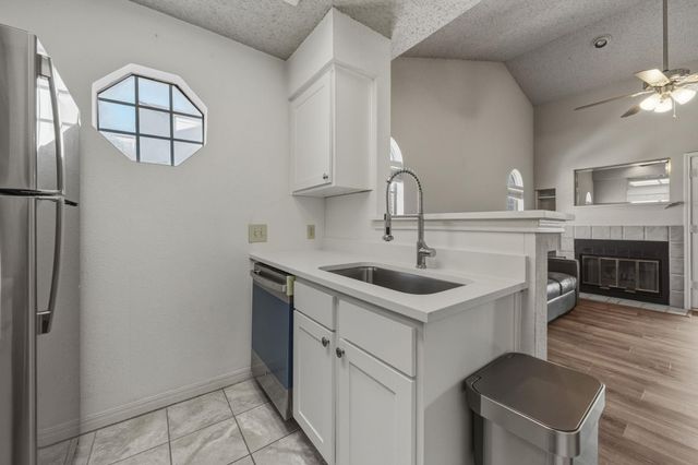 3111 Tom Green ST 306, Austin, TX 78705