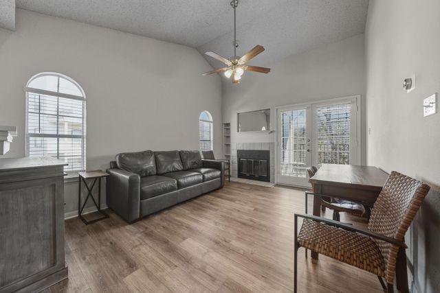 3111 Tom Green ST 306, Austin, TX 78705