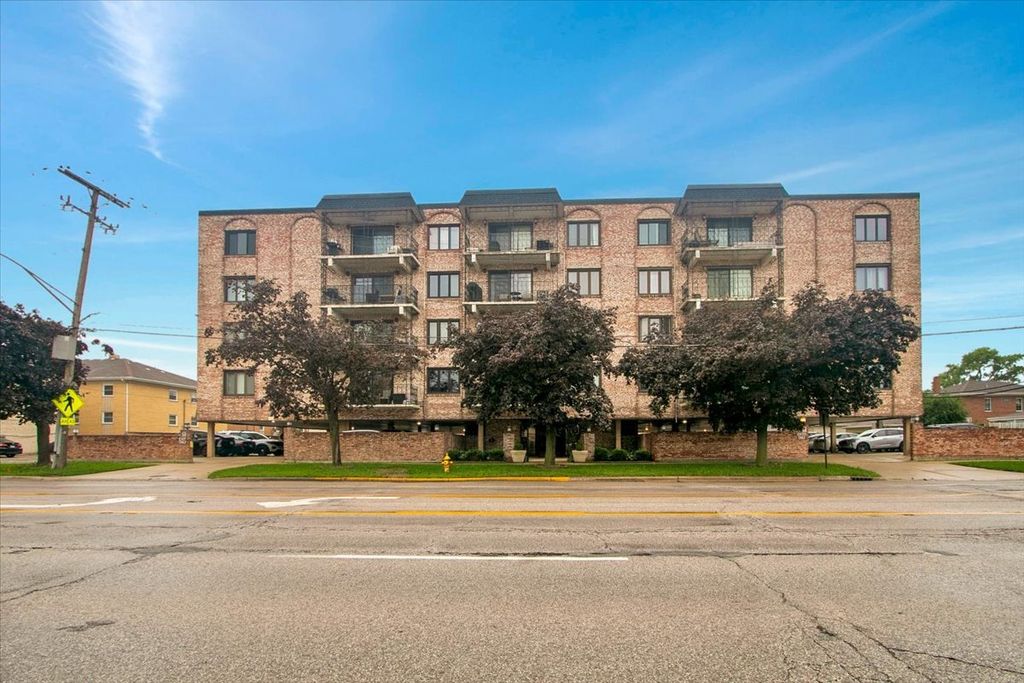 7525 W Lawrence Avenue 505, Harwood Heights, IL 60706 — photo 2