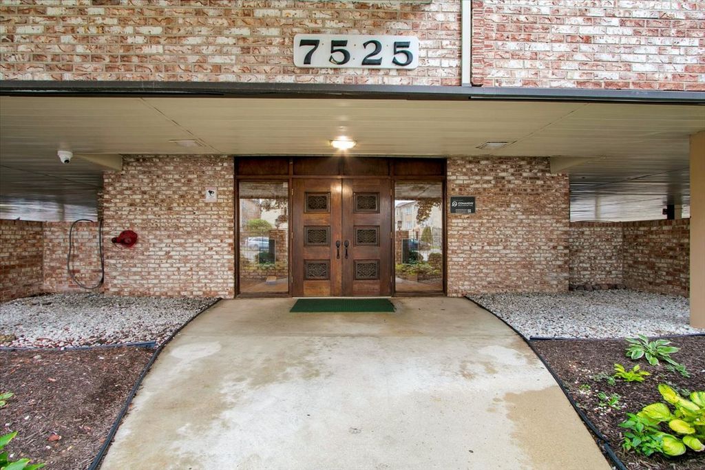 7525 W Lawrence Avenue 505, Harwood Heights, IL 60706 — photo 4