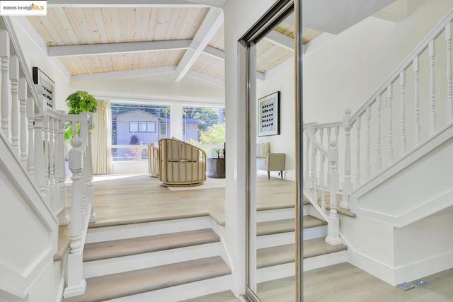 6635 Banning Dr, Oakland, CA 94611