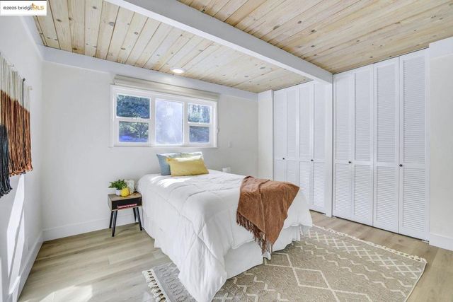 6635 Banning Dr, Oakland, CA 94611