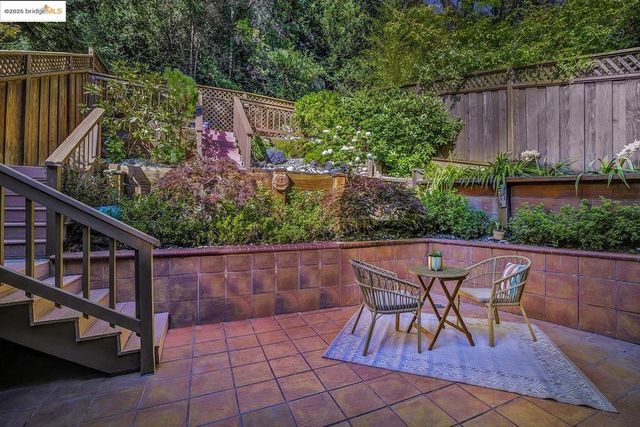 6635 Banning Dr, Oakland, CA 94611